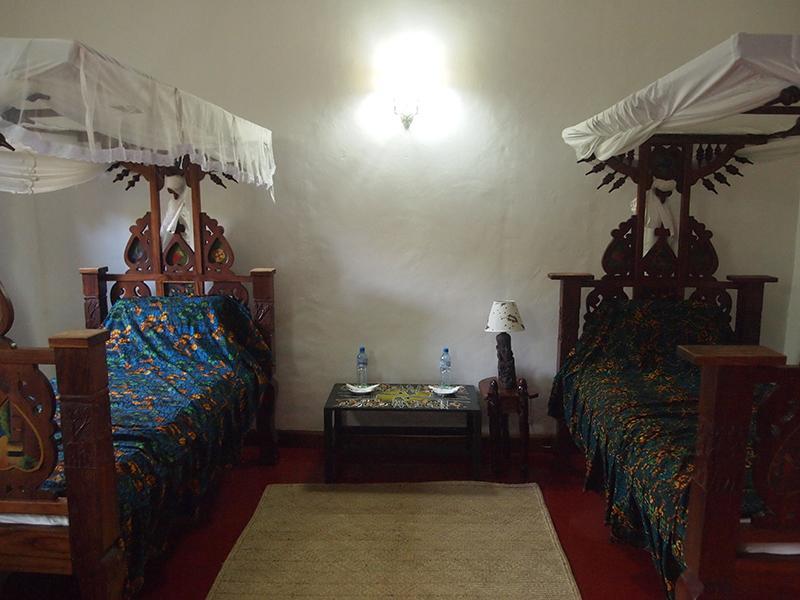 The Old Boma Hotel ムトワラ エクステリア 写真